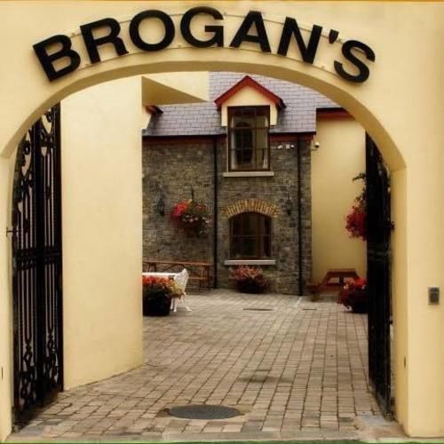 Brogans Bar&Hotel Trim Eksteriør billede